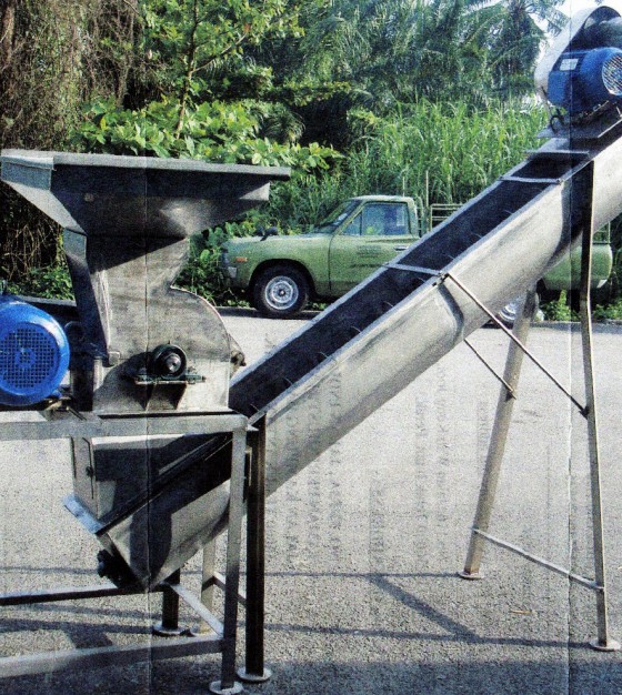 32358Coconut Deshelling Machine