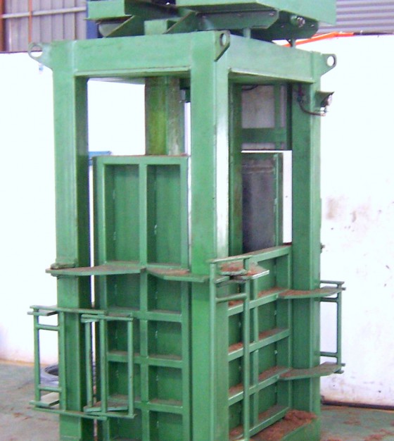 32369Coconut Deshelling Machine