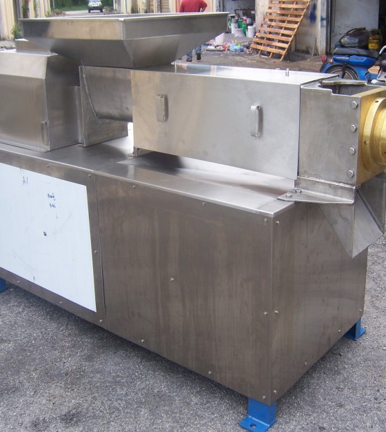 32362Coconut Deshelling Machine